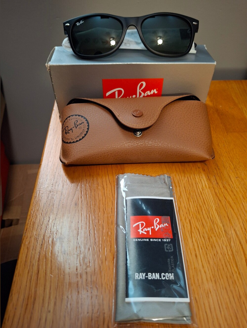 Ray Ban New Wayfarer Sunglasses Full Inclusion